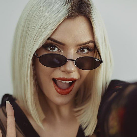QUAY ALISSA VIOLET Clout Sunglasses 90s Oval UV Protection Black