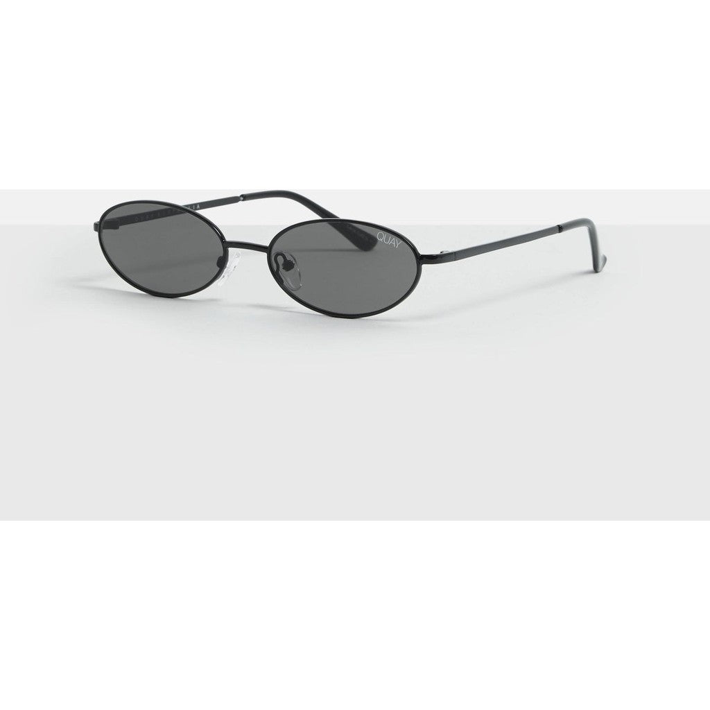 QUAY ALISSA VIOLET Clout Sunglasses 90s Oval UV Protection Black