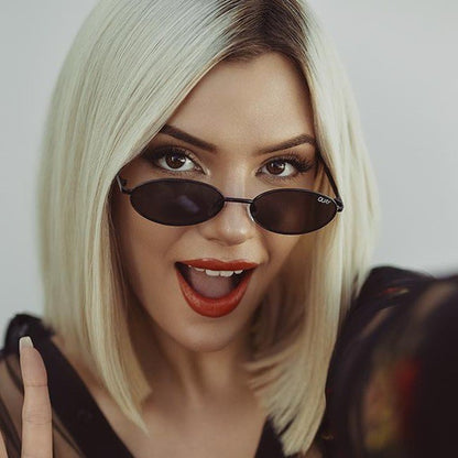 QUAY ALISSA VIOLET Clout Sunglasses 90s Oval UV Protection Black
